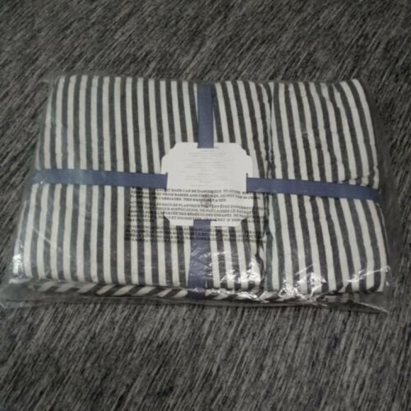 Emily & Meritt For Pottery Barn Kids Ruffle Candy Stripe Toddler Quilt NEW Blue - Picture 2 of 4